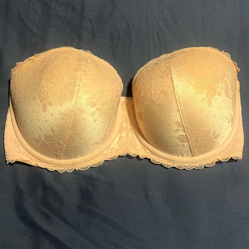 COPY - Torrid 36G light pink lace strapless bra